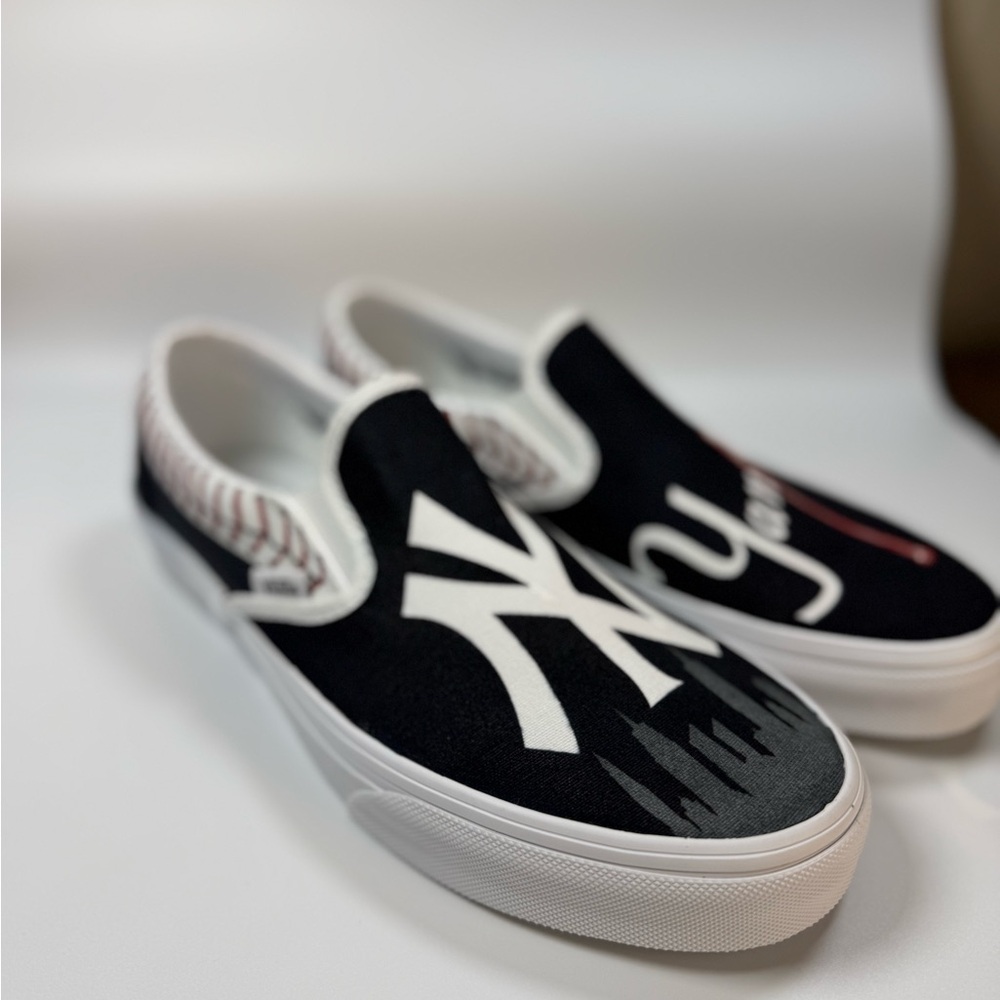 New York Yankees custom vans